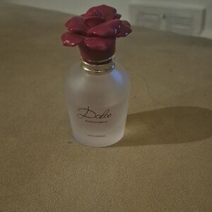 Dolce & Gabbana Rosa Excelsa with Red Floral Cap